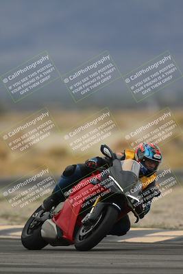 media/Nov-15-2025-Race Pace (Sat) [[8de605a2d8]]/Non Verified Riders (1st 20 Minutes)/Turn 4 (1010am)/